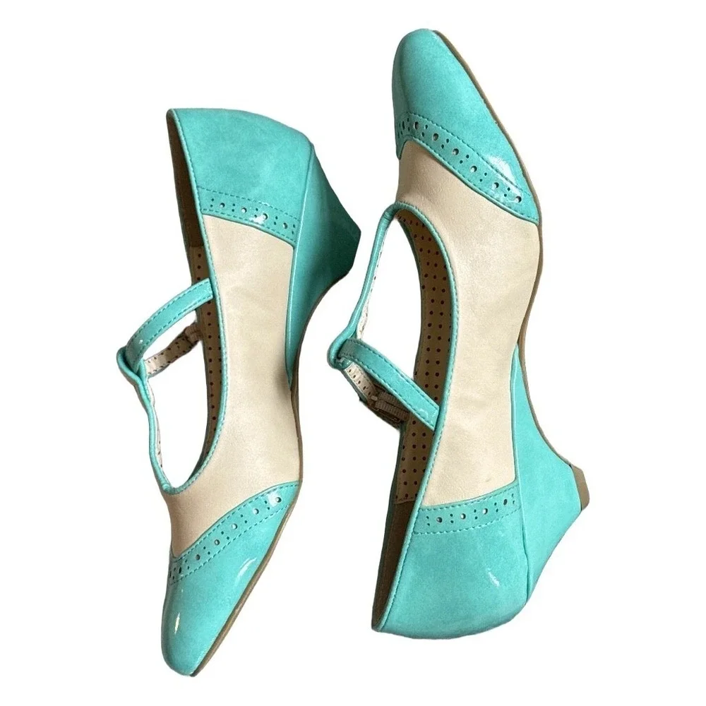 Retro Rockabilly BAIT Teal Mint Cream Wingtip T-Strap Pumps Size 10 Pin-up Retro